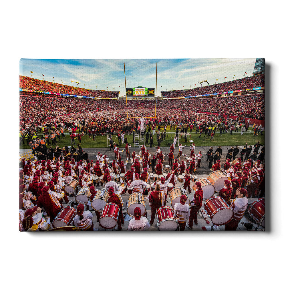 Iowa State Cyclones - Cyclones Win, Storm The Field