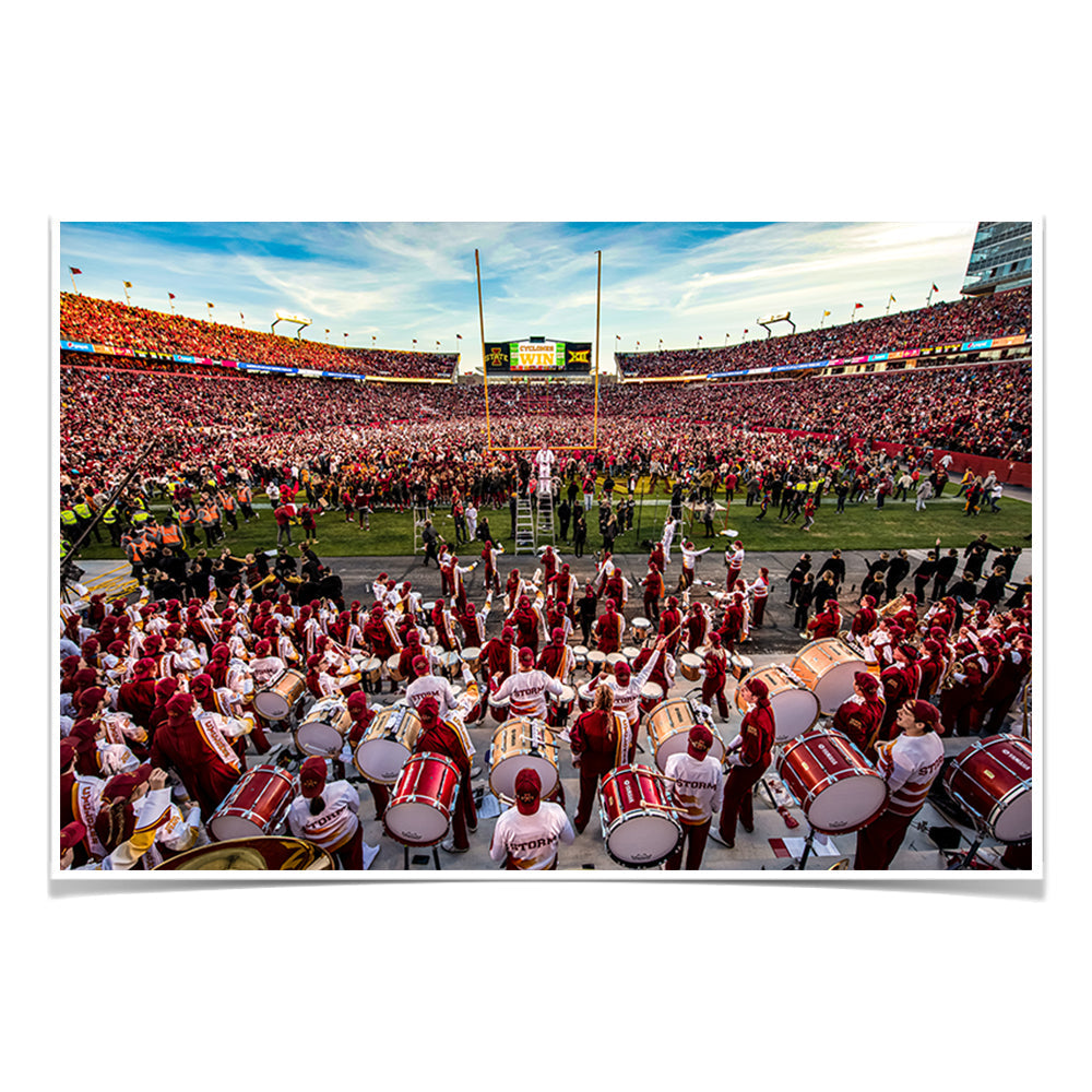 Iowa State Cyclones - Cyclones Win, Storm The Field